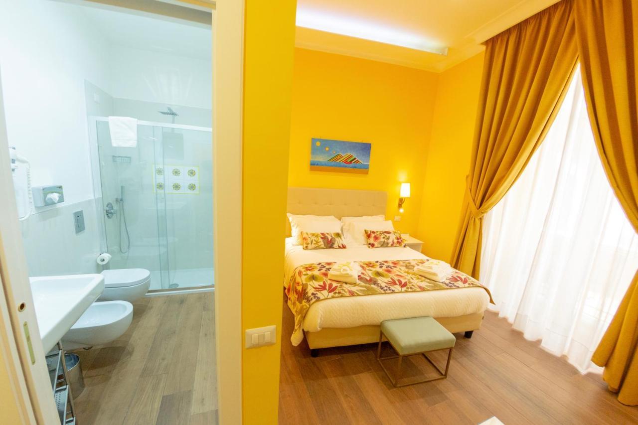 Suite Cuorenapoletano Naples Exterior photo