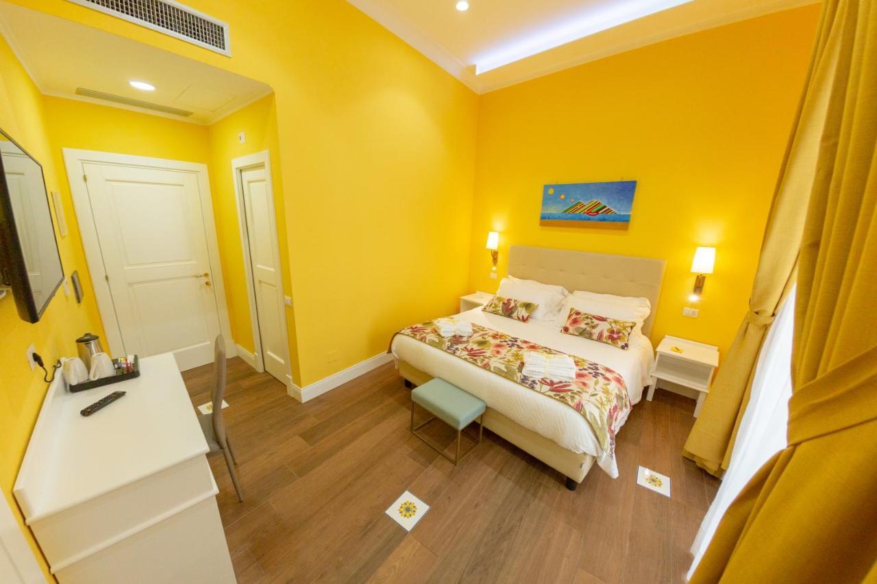 Suite Cuorenapoletano Naples Exterior photo