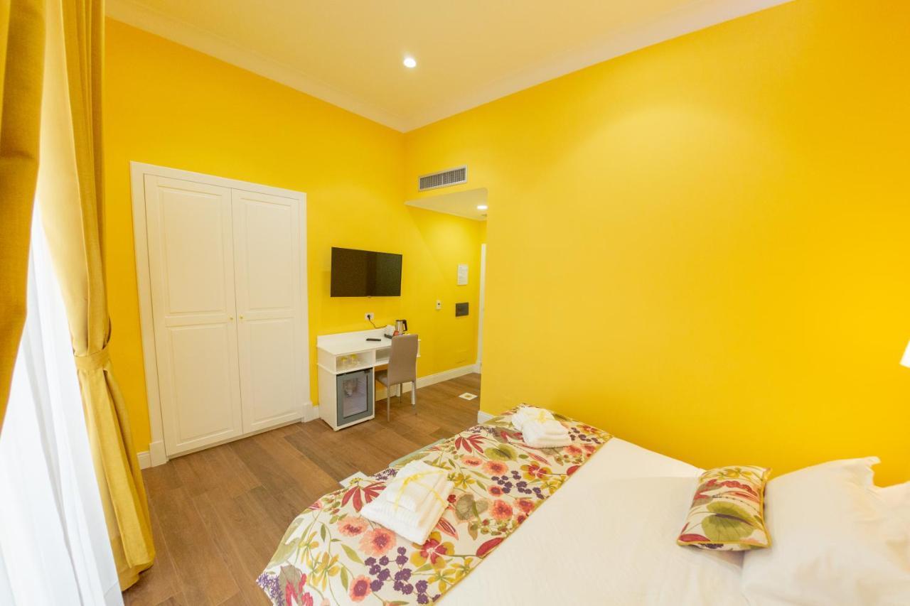 Suite Cuorenapoletano Naples Exterior photo