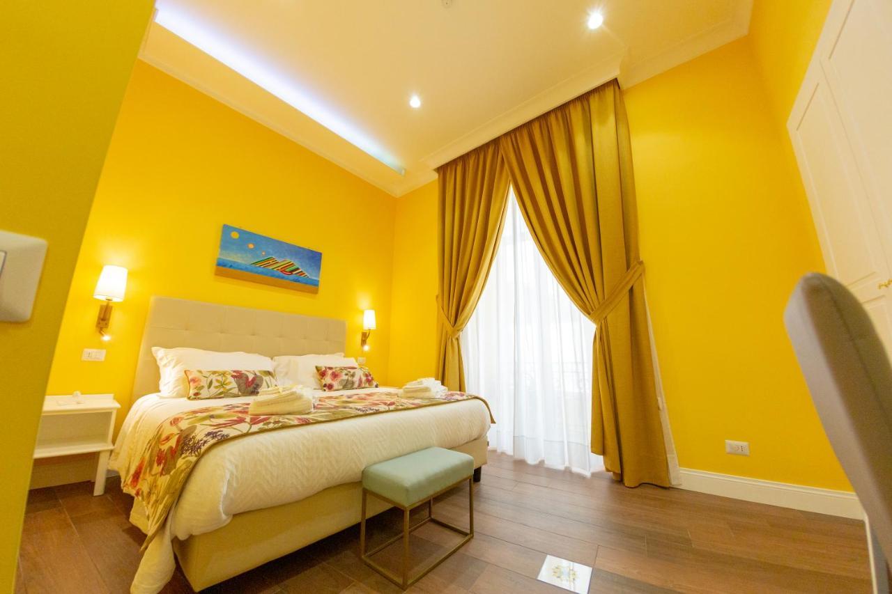 Suite Cuorenapoletano Naples Exterior photo